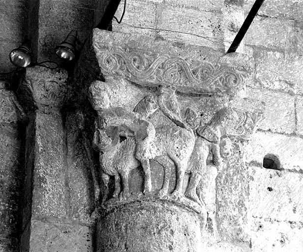Pile sud-est du transept, chapiteau ouest.