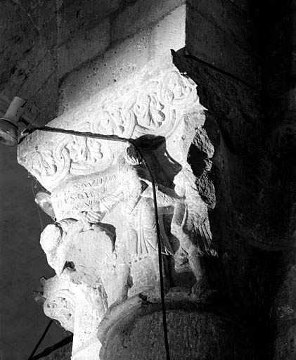 Pile nord-est du transept, chapiteau sud.