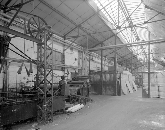 Machine à imprégner de goudron les courroies Nervus.