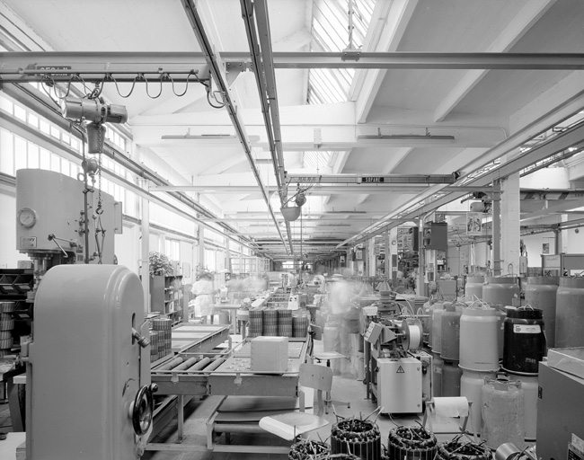 Atelier de fabrication des alternateurs, intérieure.