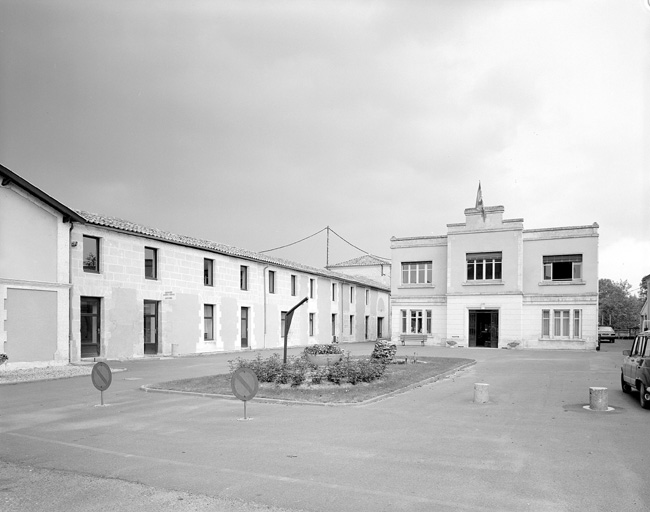 Moulin à papier dit moulin Barillon, usine à papier, puis usine de feutre Debouchaud et Cie puis COFPA; actuellement usine Leroy-Somer