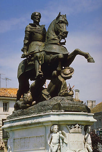 Statue équestre.