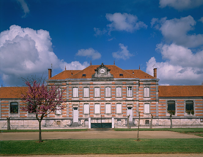 Elévations antérieures.