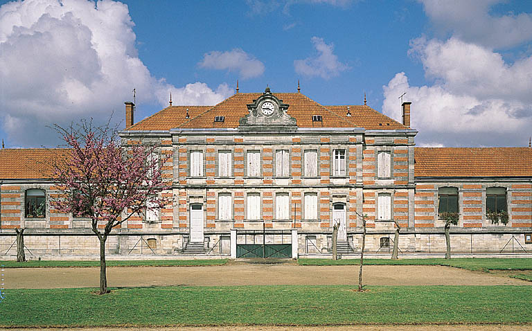 Elévations antérieures, partie centrale.