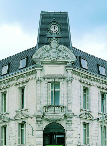 Elévation, détail de la travée d'angle.
