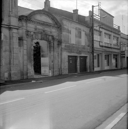 Bureaux, élévation nord ouest.