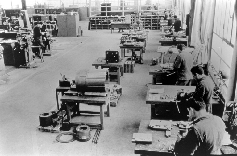 Vue de l'intérieur d'un atelier de montage