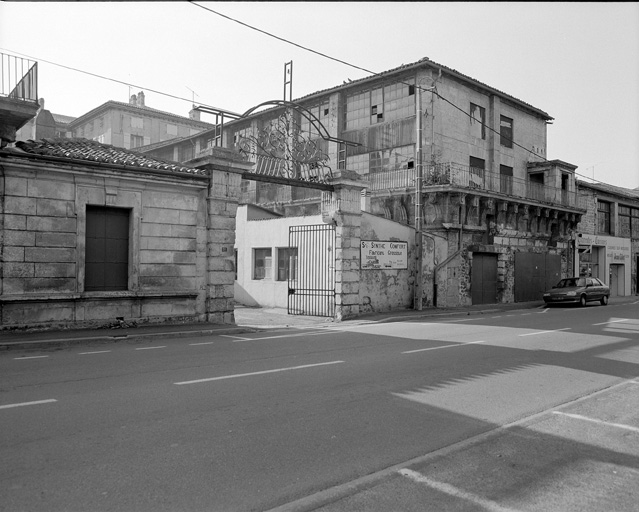 Atelier de fabrication, vu de l'ouest