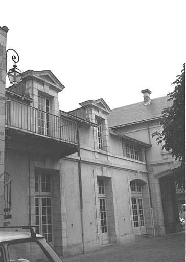 Aile, élévation sur cour.
