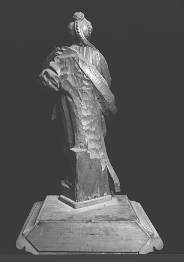 Statuette de sainte Cécile, de dos.