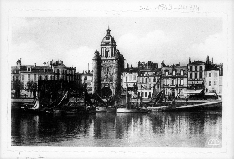 Vue générale et tour de la Grosse Horloge.
