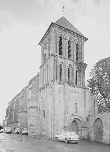 Eglise, façade et élévation nord.
