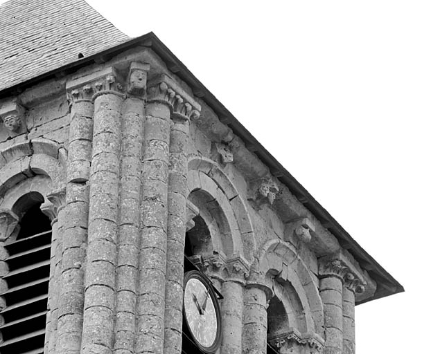 Eglise, clocher, angle nord-est, 3e niveau.