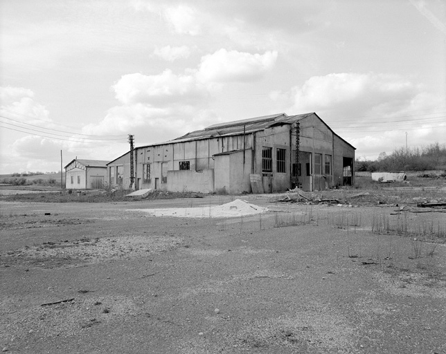 Usine liée au travail du bois (usine de traitement des traverses pour chemin de fer) dite S.A. pour  le traitement et l' injection des bois