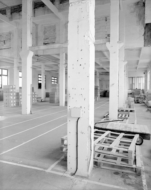 Atelier de fabrication, intérieur.