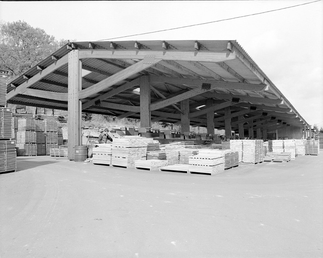 Magasin industriel, vu du sud.