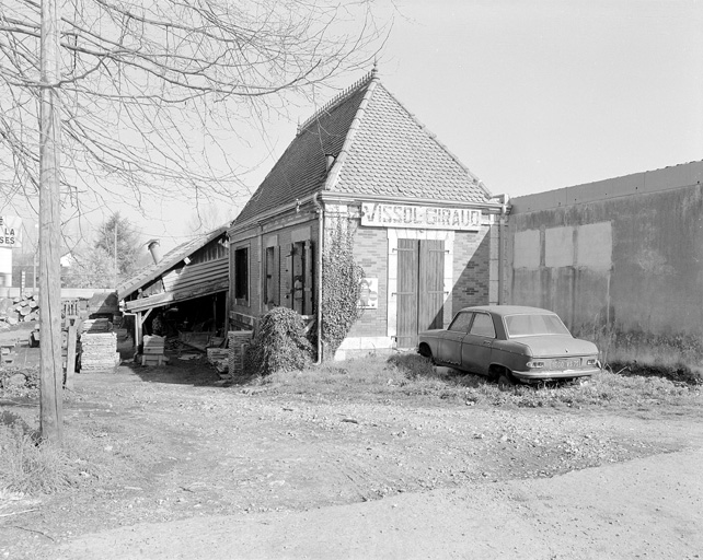Bureau, vu du sud.