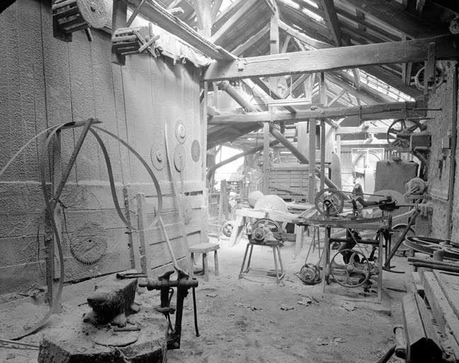 Atelier de fabrication, intérieur.