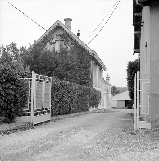 Logement patronal vu de l'est.