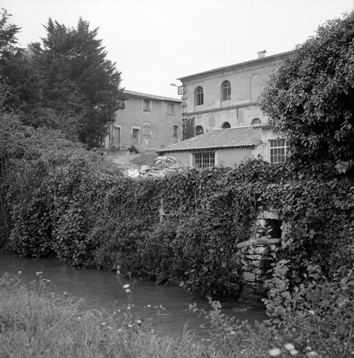 Atelier de fabrication vu du sud est.