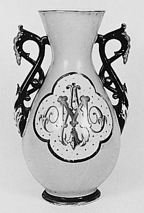 Vue d'ensemble d'un vase.