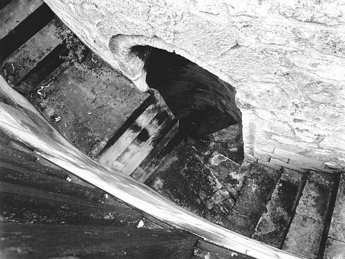 Escalier accédant à la plate forme.