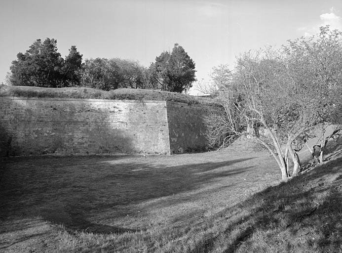 Porte Royale, demi lune.