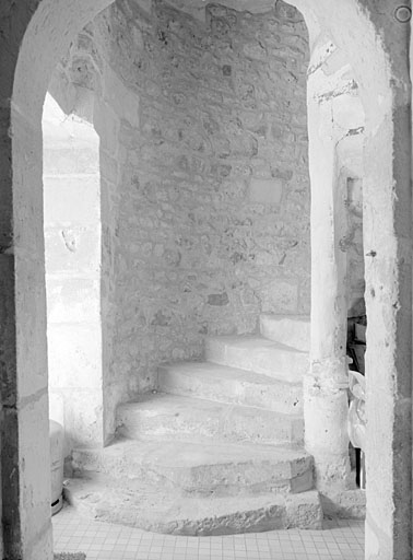 Logis, escalier.