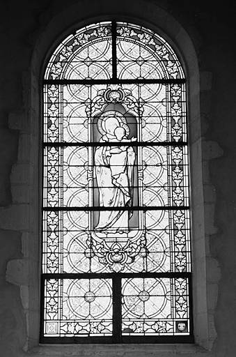 2 verrières (verrière figurée décorative) : saint Louis, Vierge à l'Enfant (baies 1 et 2).