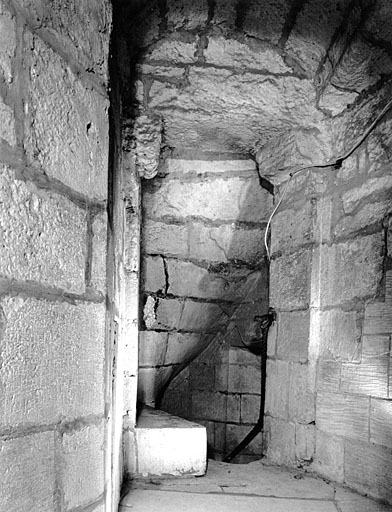 Intérieur, troisième niveau, départ de l'escalier à double révolution.