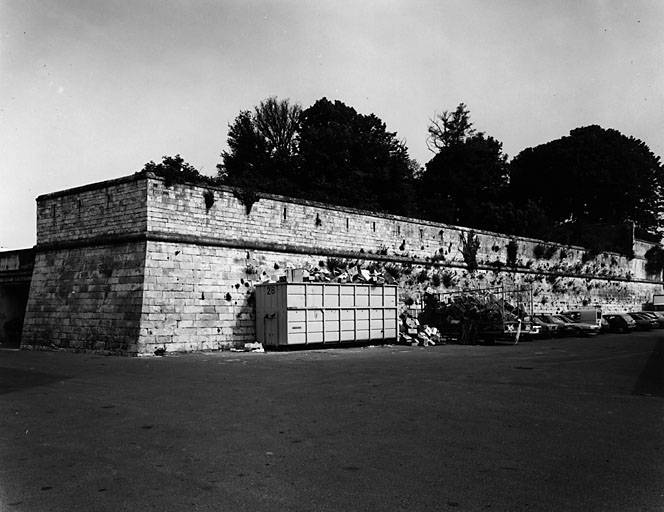 Front est, bastion de Bourgogne (à l'est de l'enceinte).