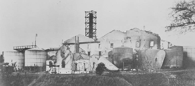 L'usine après l'incendie de 1908.