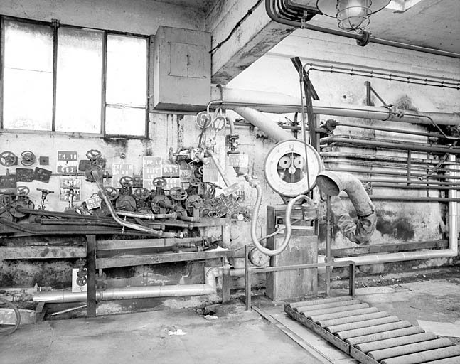 L'intérieur de l'ancien atelier d'entonnement.