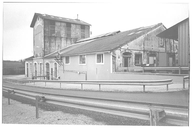 L'ancien atelier de distillation avant rénovation, façade nord.