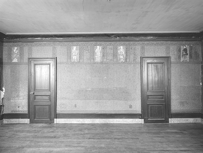 Mur ouest de la salle de billard.