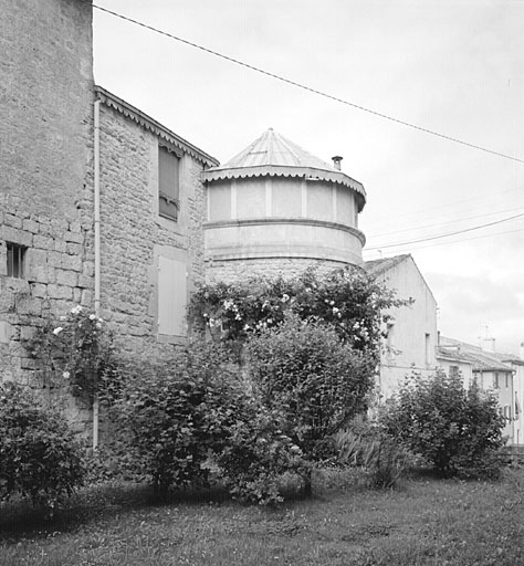 Tour Saint Jean, vue prise du nord-est.