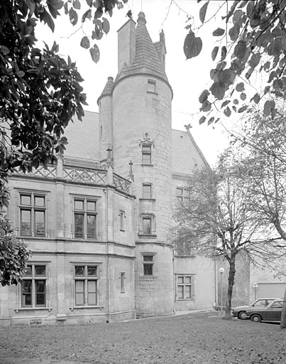 Tour sud vue du nord-ouest.
