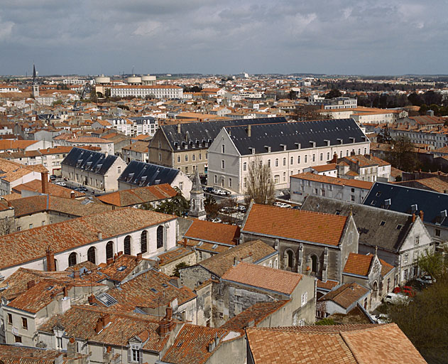 Vue prise depuis le clocher de l'église Saint Sauveur.
