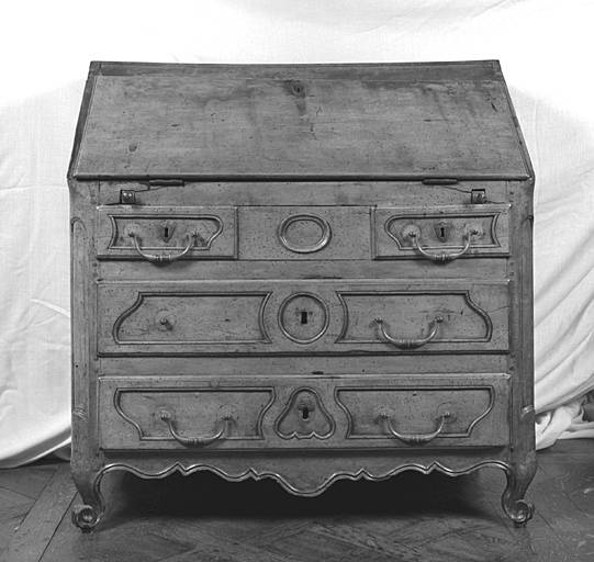 Commode, secrétaire en pente