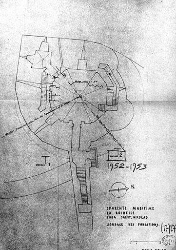 Sondage des fondations, plan au premier niveau par G. Jouven, en 1951.