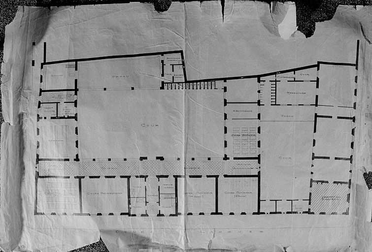 Plan au rez-de-chaussée, avec construction de classes sur le jardin, vers 1900, par Corbineau.