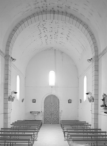 Intérieur, revers de la façade.