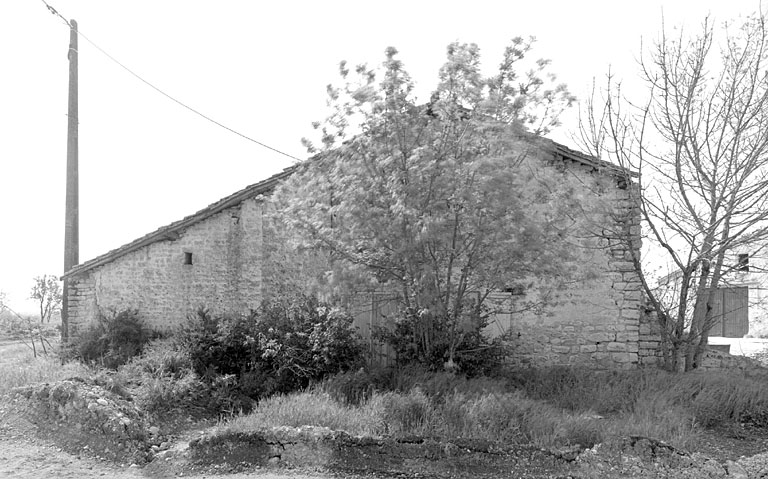 Corps de logis principal, façade nord ouest du logement.