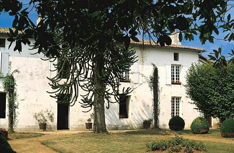 Vue rapprochée du logis.
