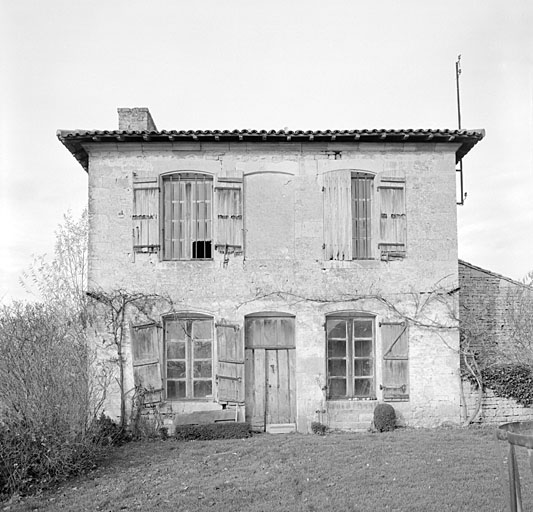 Pavillon de chasse au Maillé, façade antérieure.