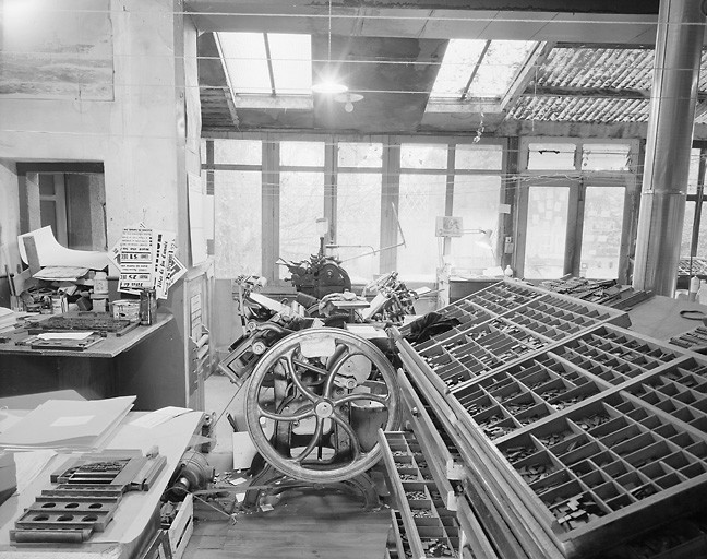 Meuble à plomb et presse typographique N°5.