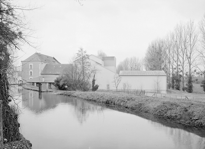 Le canal, le moulin et les nouvelles installations (1986).