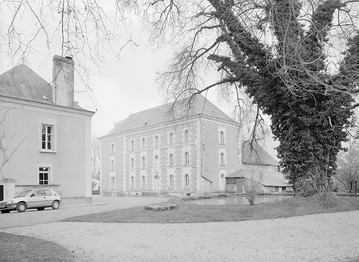 Le moulin, façades est et ouest.