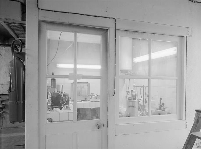 Le moulin, rez de chaussée, le laboratoire.