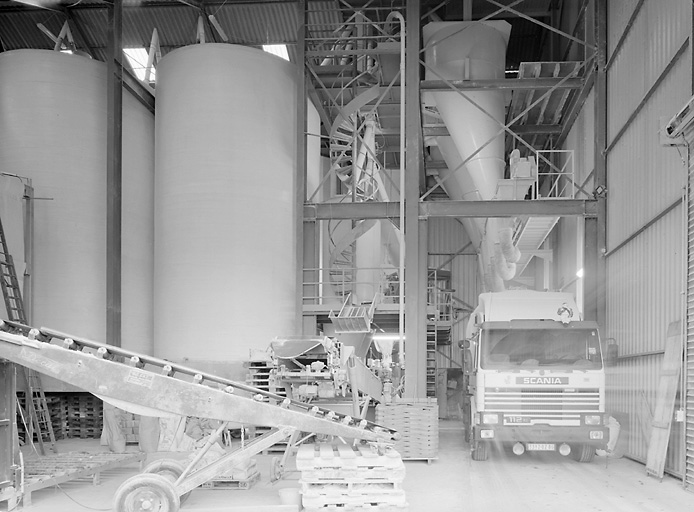 Magasin de stockage de la farine en vrac.